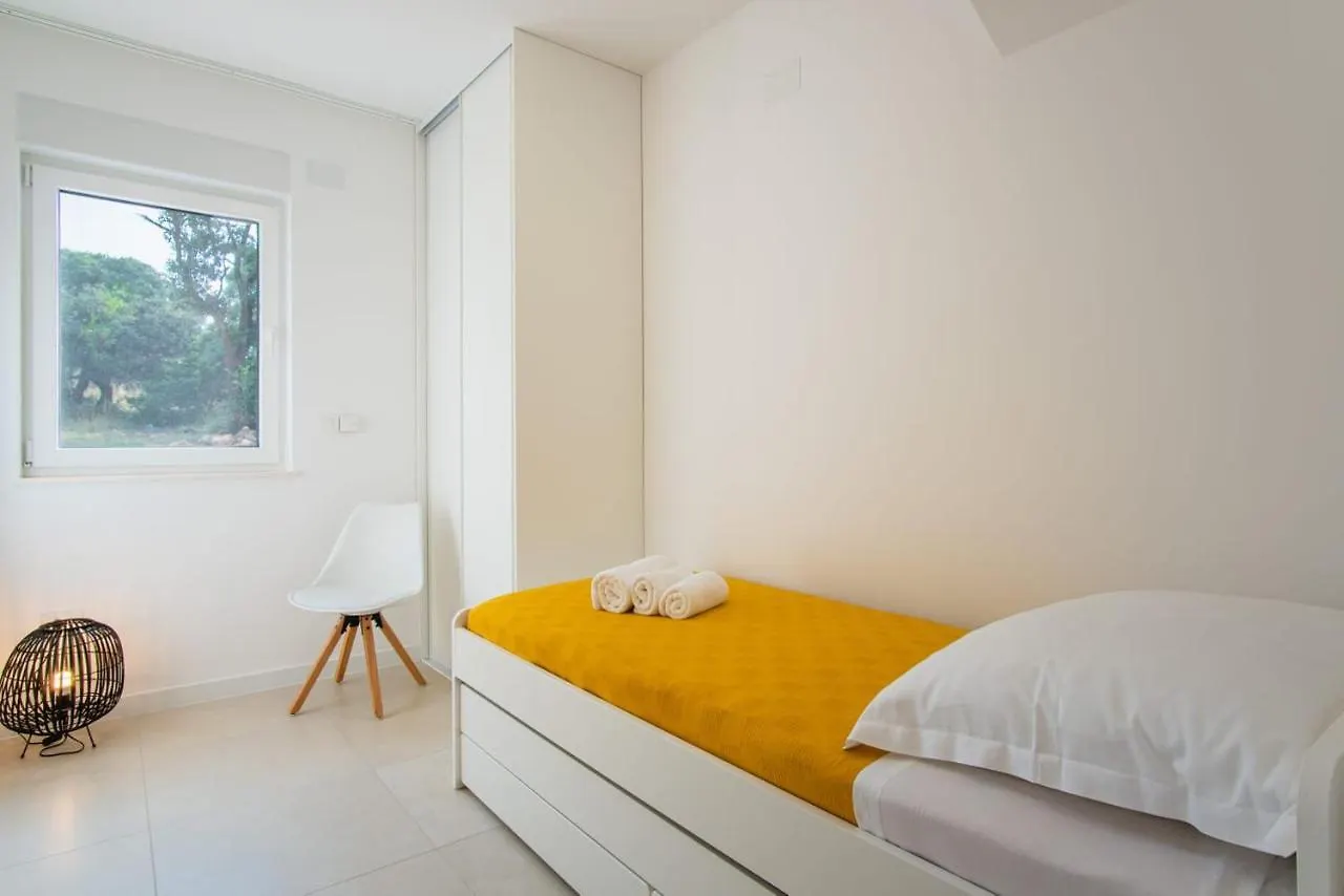 Villa Principesa Mandre 0*,